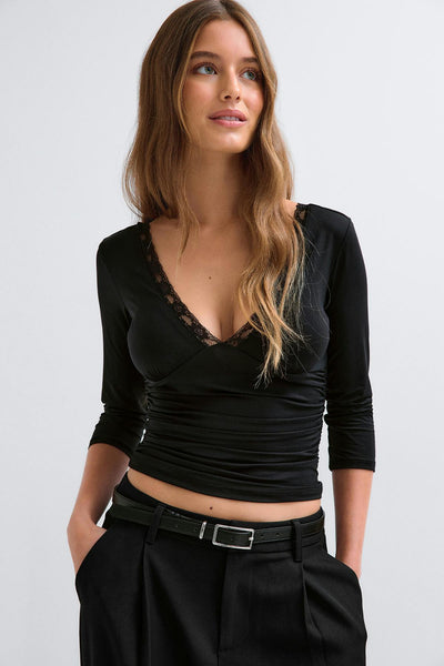 Lace detail quarter sleeve top