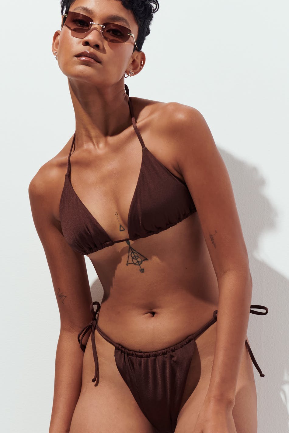 Shiny halterneck bikini triangle - Chicory coffee