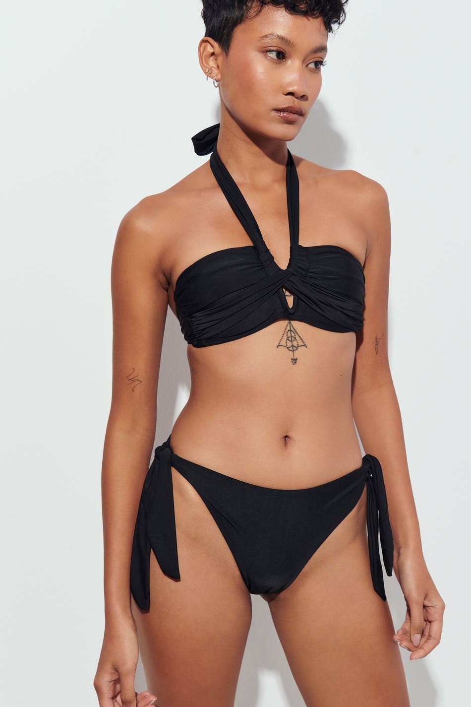 Crossed halterneck bikini top - Noir