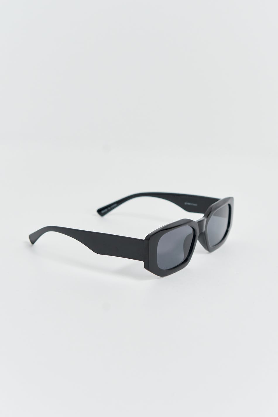 angular sunglasses - Rouge