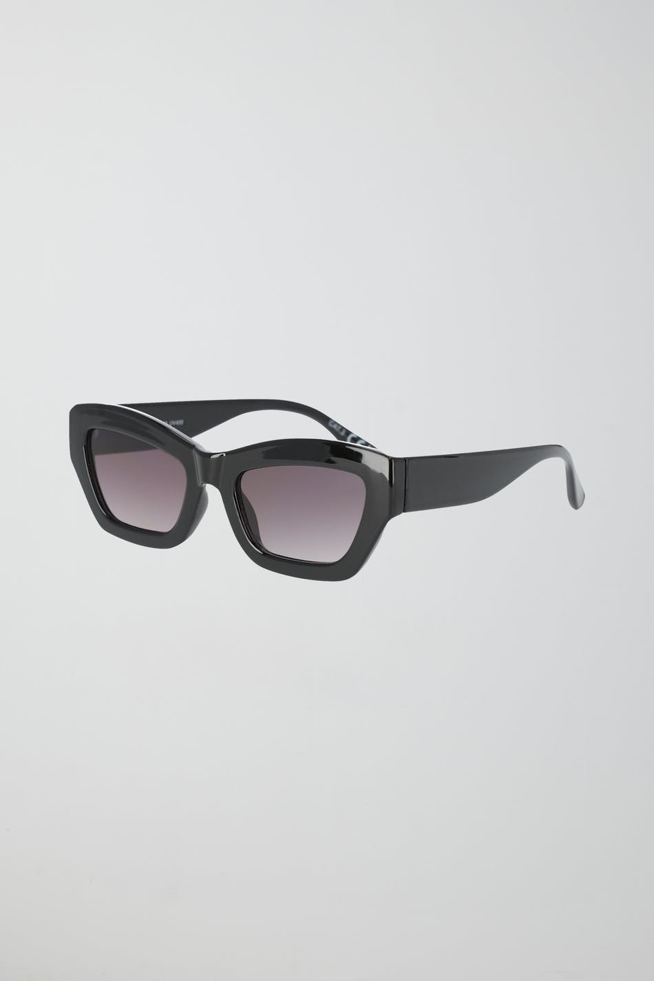 Chunky cateye sunglasses