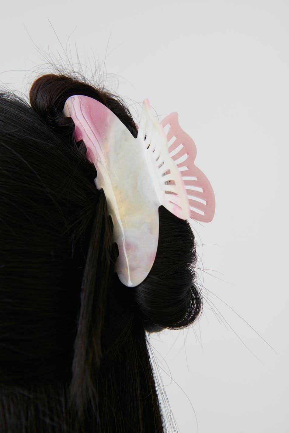 Large butterfly hair clip - Pale pink