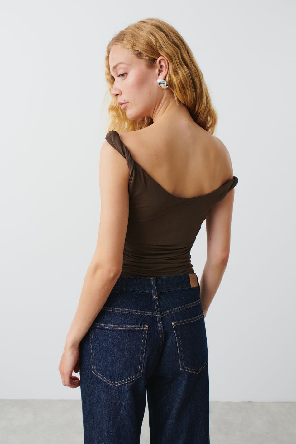 Soft touch twist detail top - Seal brown