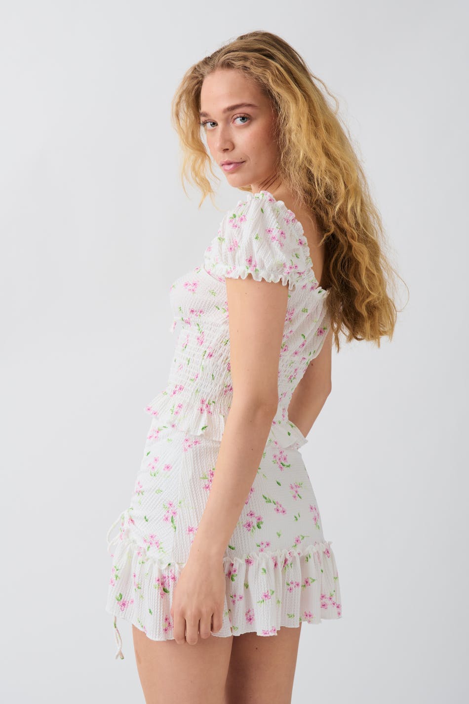 Ruched frill mini skirt - Baby blue ditsy