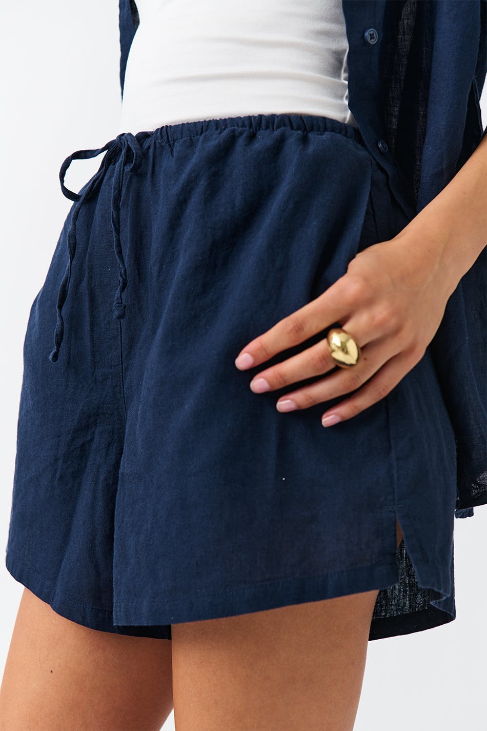 Relaxed linen blend shorts - Beige/stripe