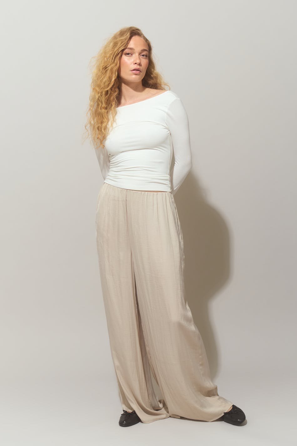 Wide satin trousers - Beige
