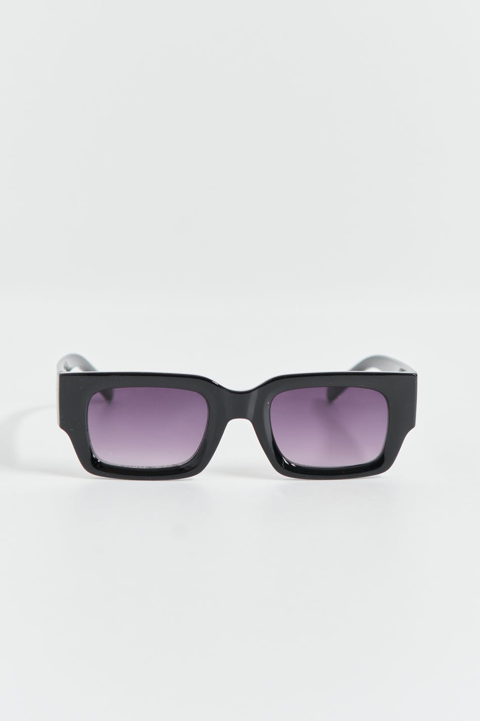 Slim classic sunglasses