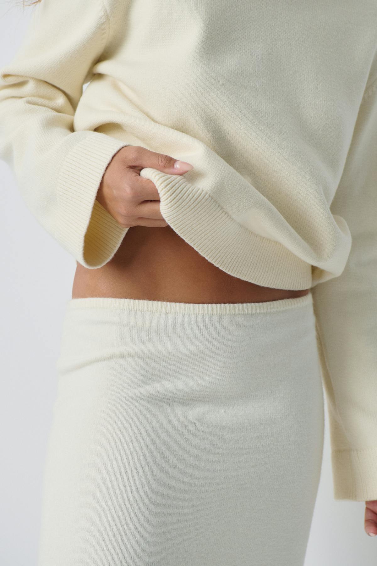Crew neck knitted sweater - Gardenia