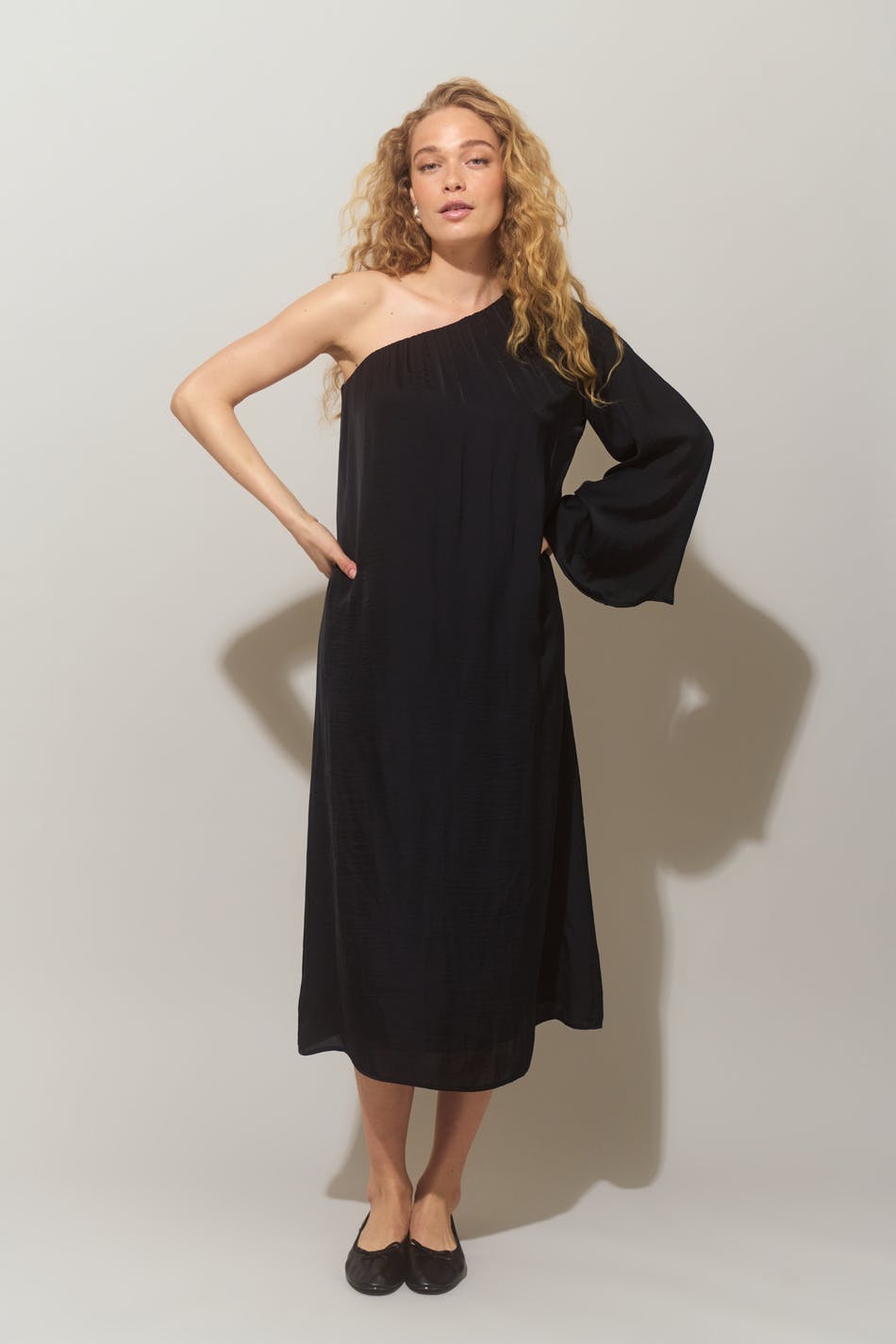 Fluid oneshoulder dress - Noir