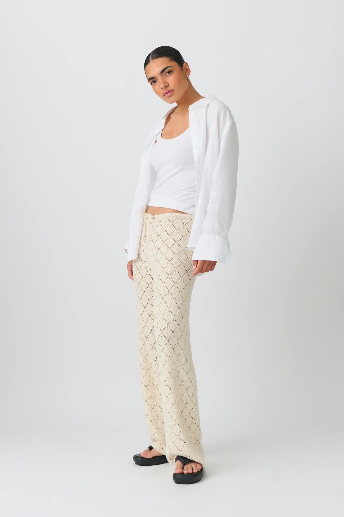 knitted crochet trousers - Crème