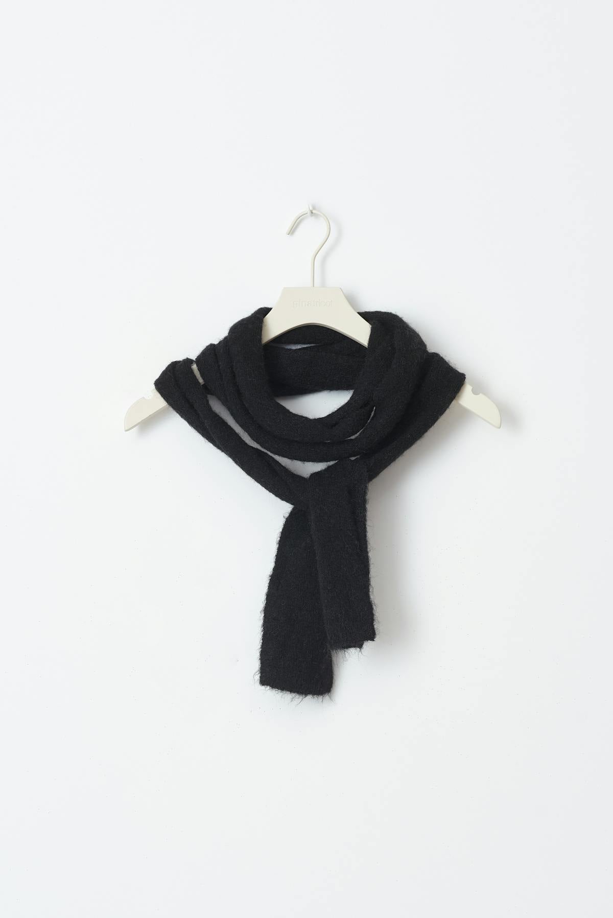 Knitted choker scarf