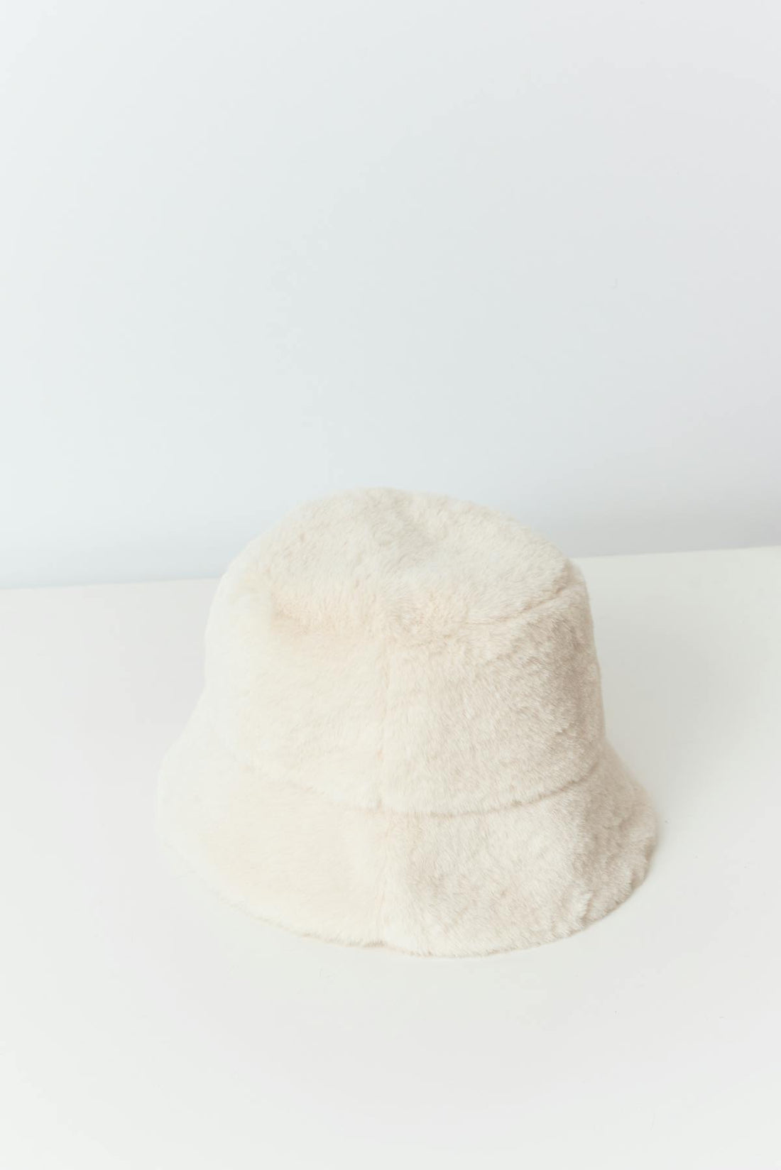 faux fur bucket hat - Blanc cassé