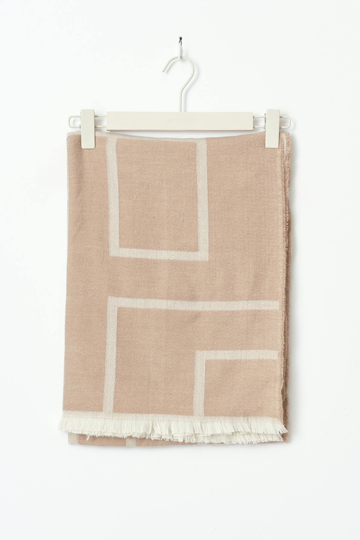 big jaquard soft scarf - Beige