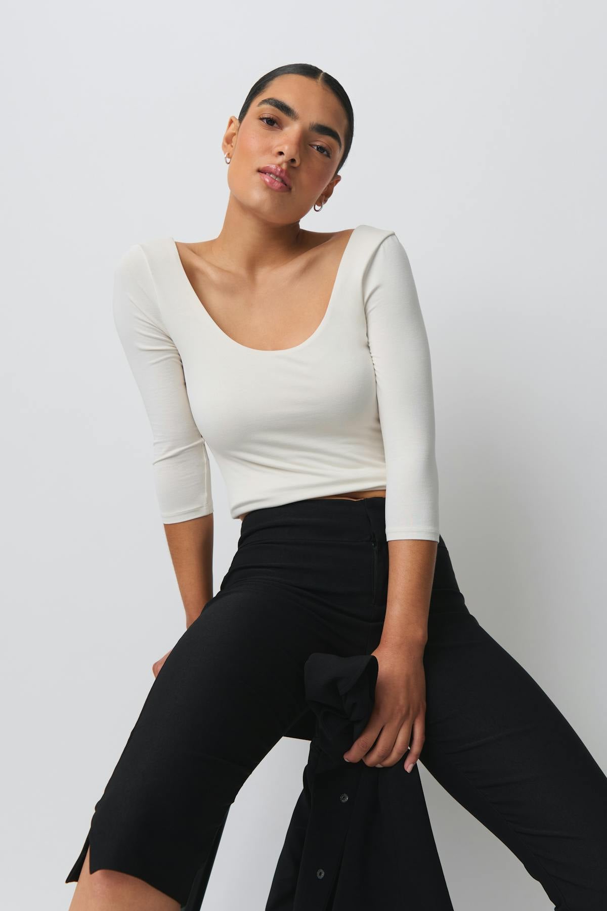 Soft touch scoop neck top - Tofu
