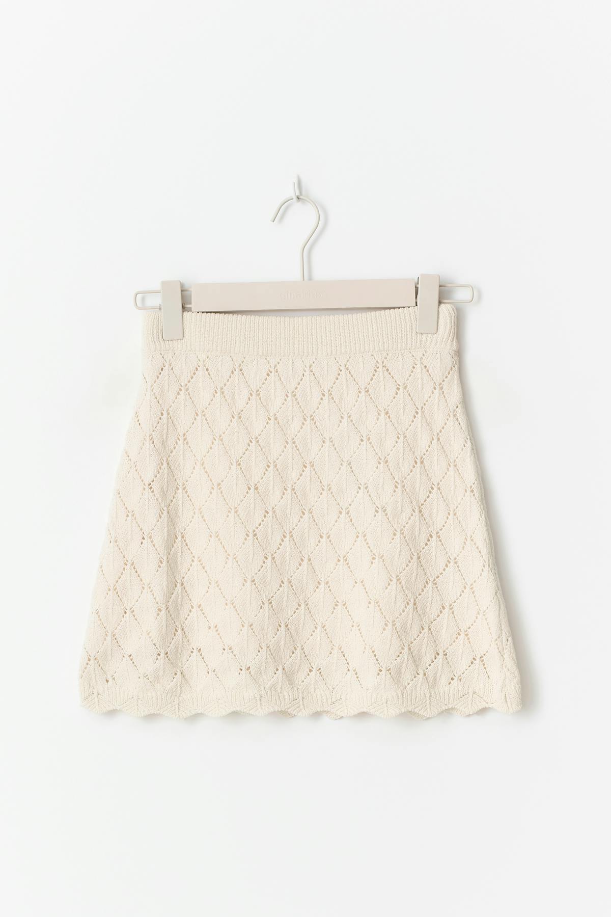 Knitted crochet mini skirt - Crème