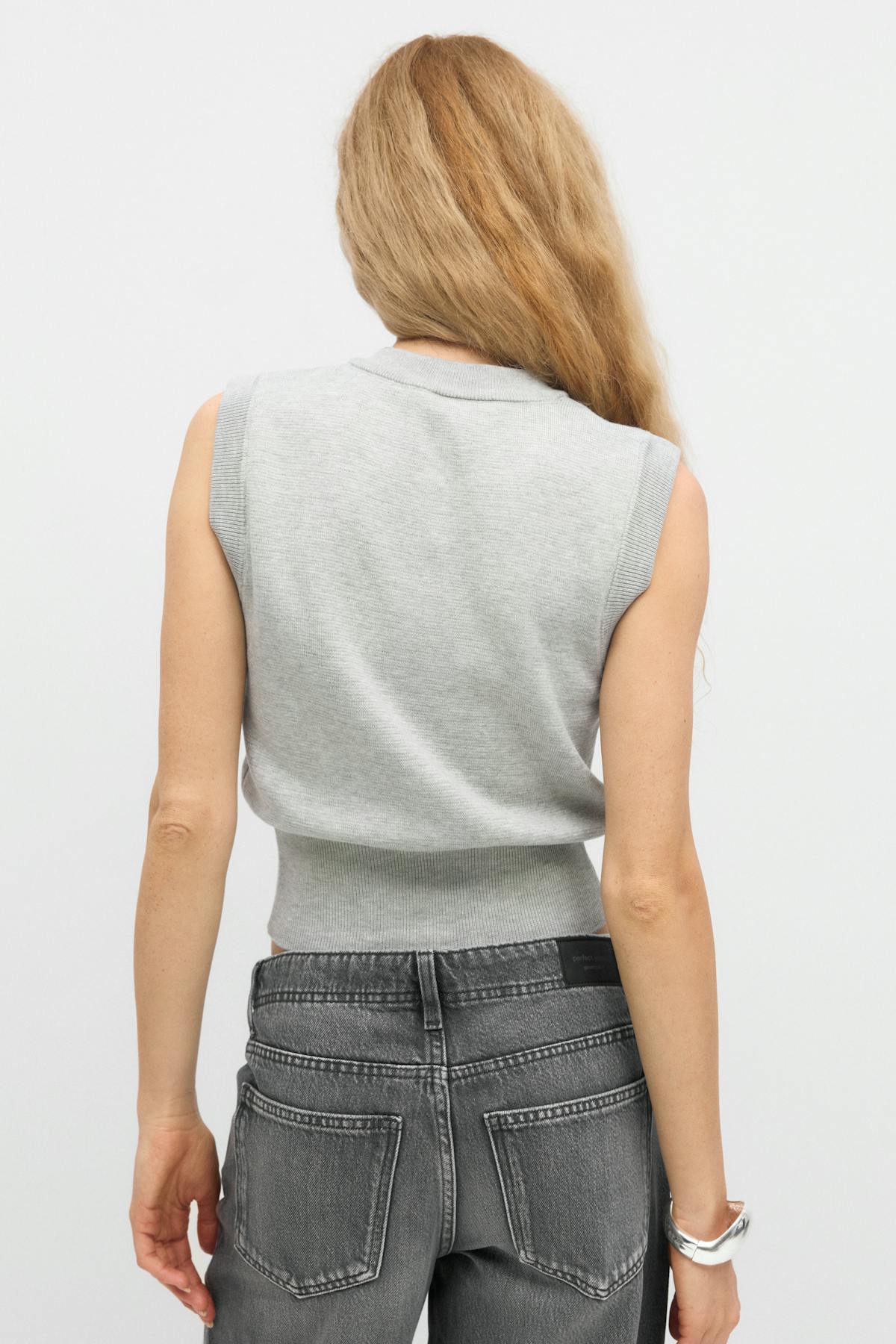 Knitted vest - Gardenia