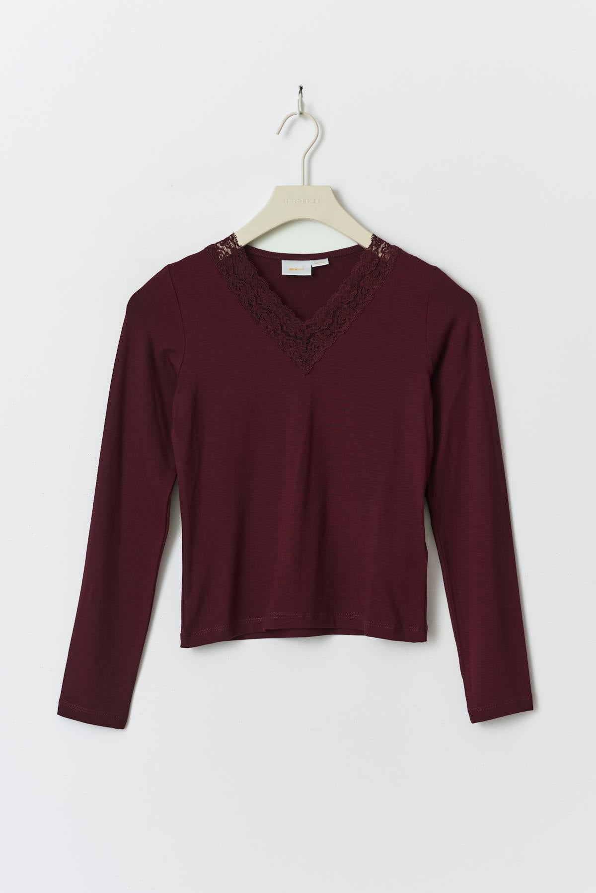 Y lace top - Wine tasting