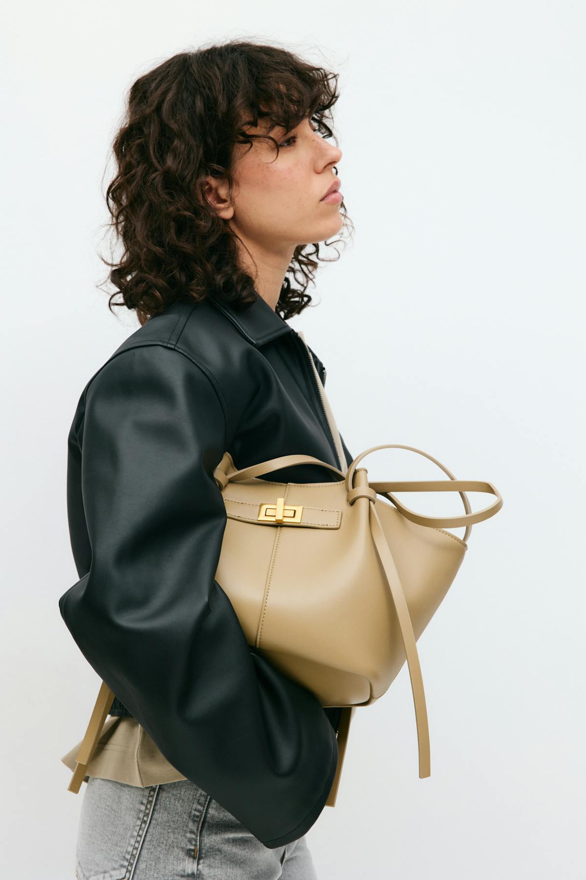 Midi long strap bag