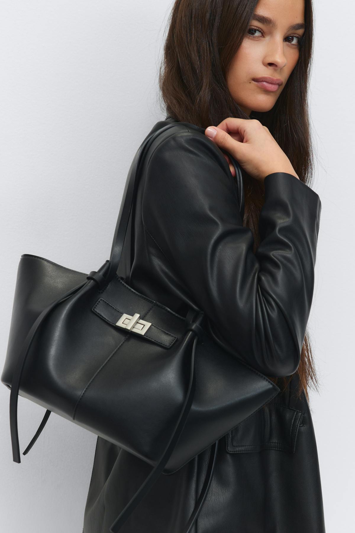 Midi long strap bag