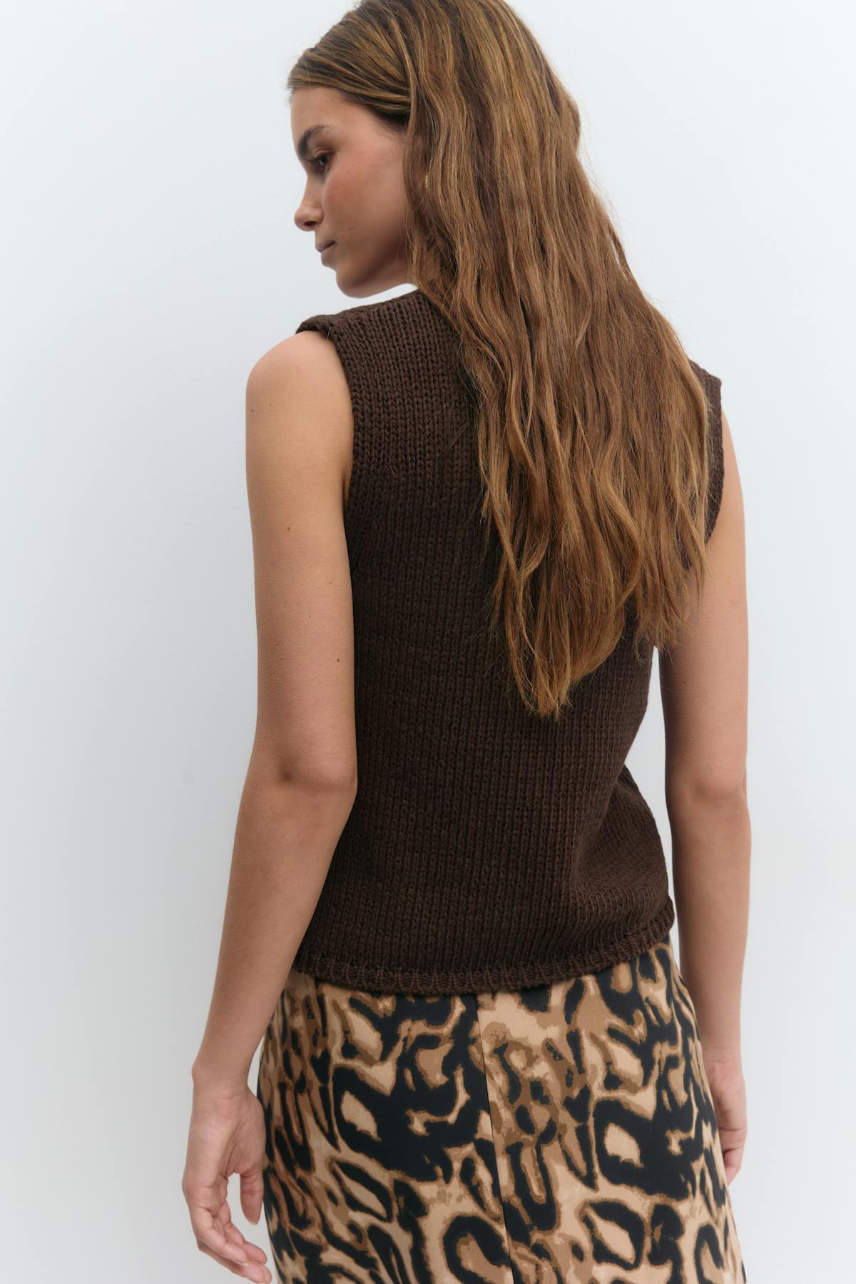 Knitted tape yarn vest - Chestnut