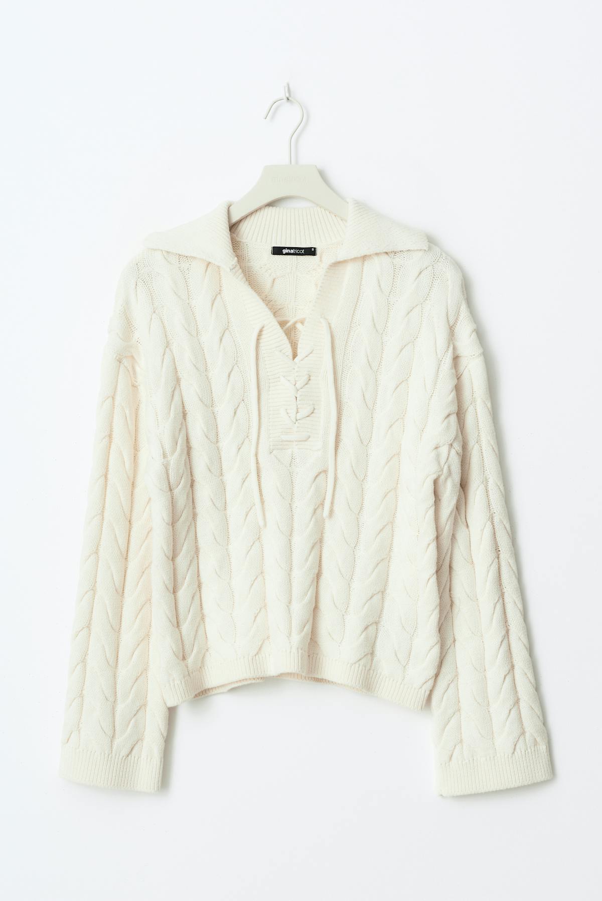 Knitted cable collar sweater - Crème