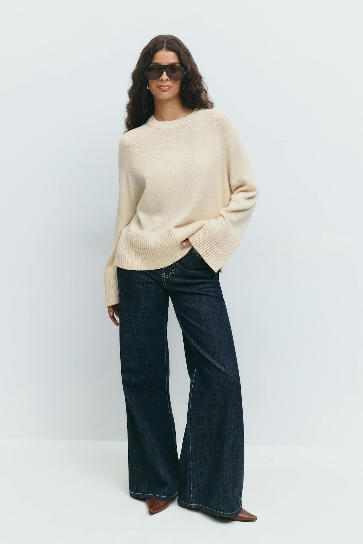 Round neck knitted sweater - Gardenia