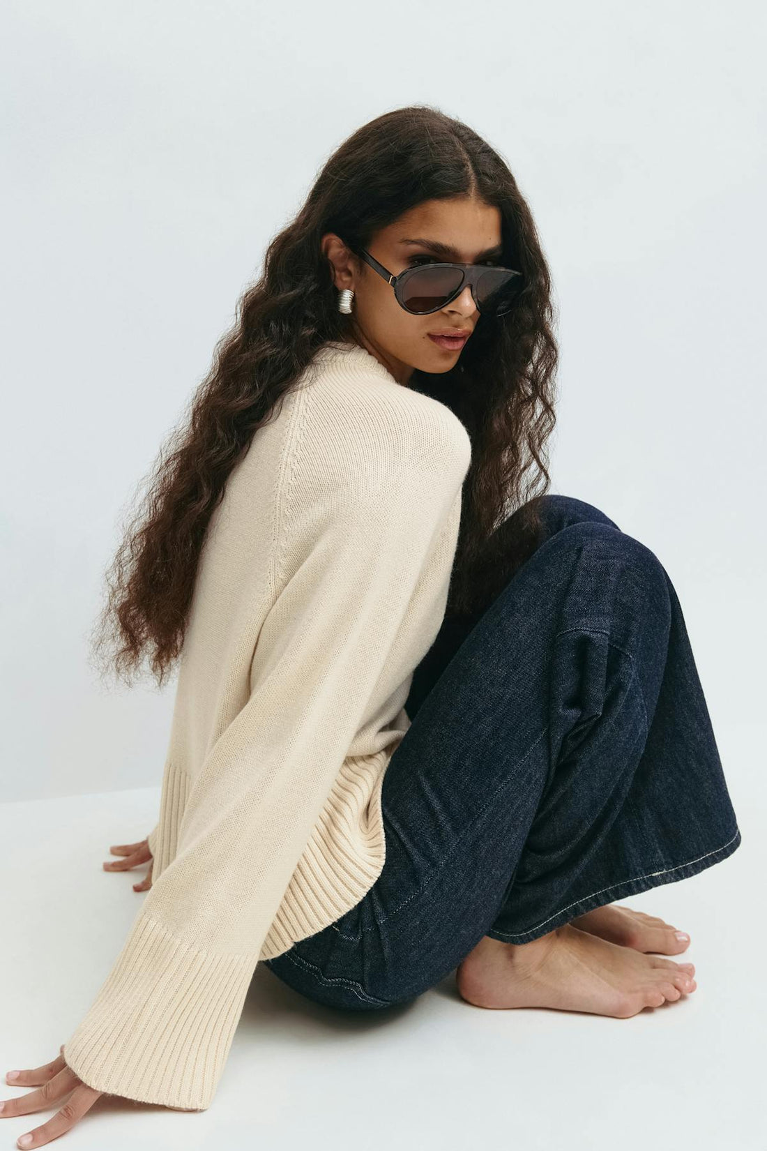 Round neck knitted sweater - Gardenia
