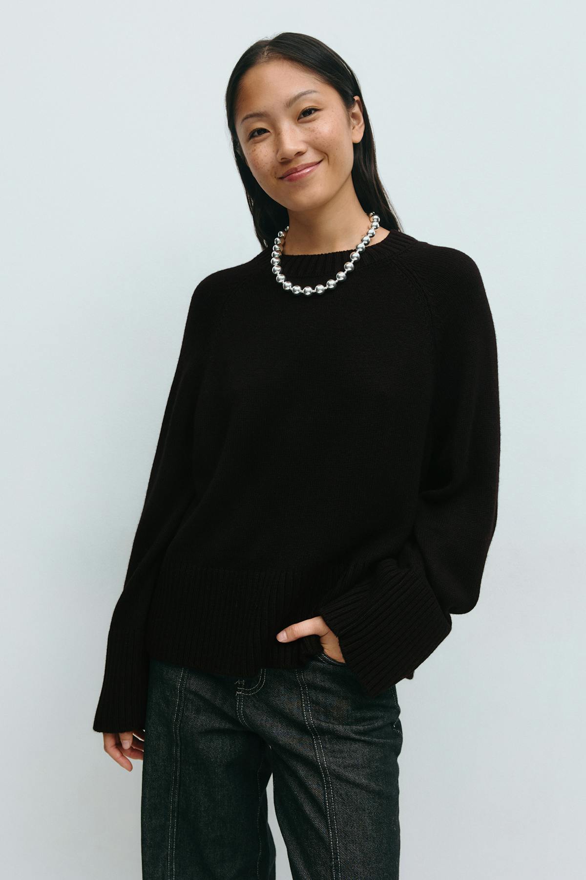 Round neck knitted sweater - Gardenia