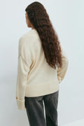 V-neck knitted sweater - Gardenia