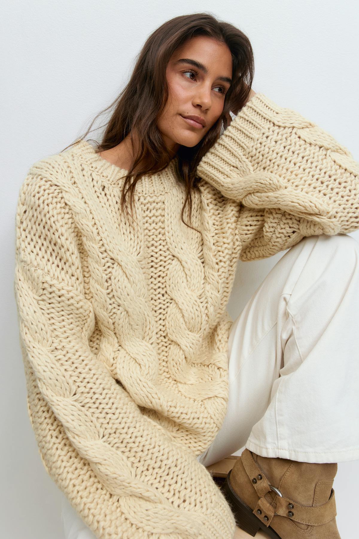 Knitted cable sweater - Almond milk