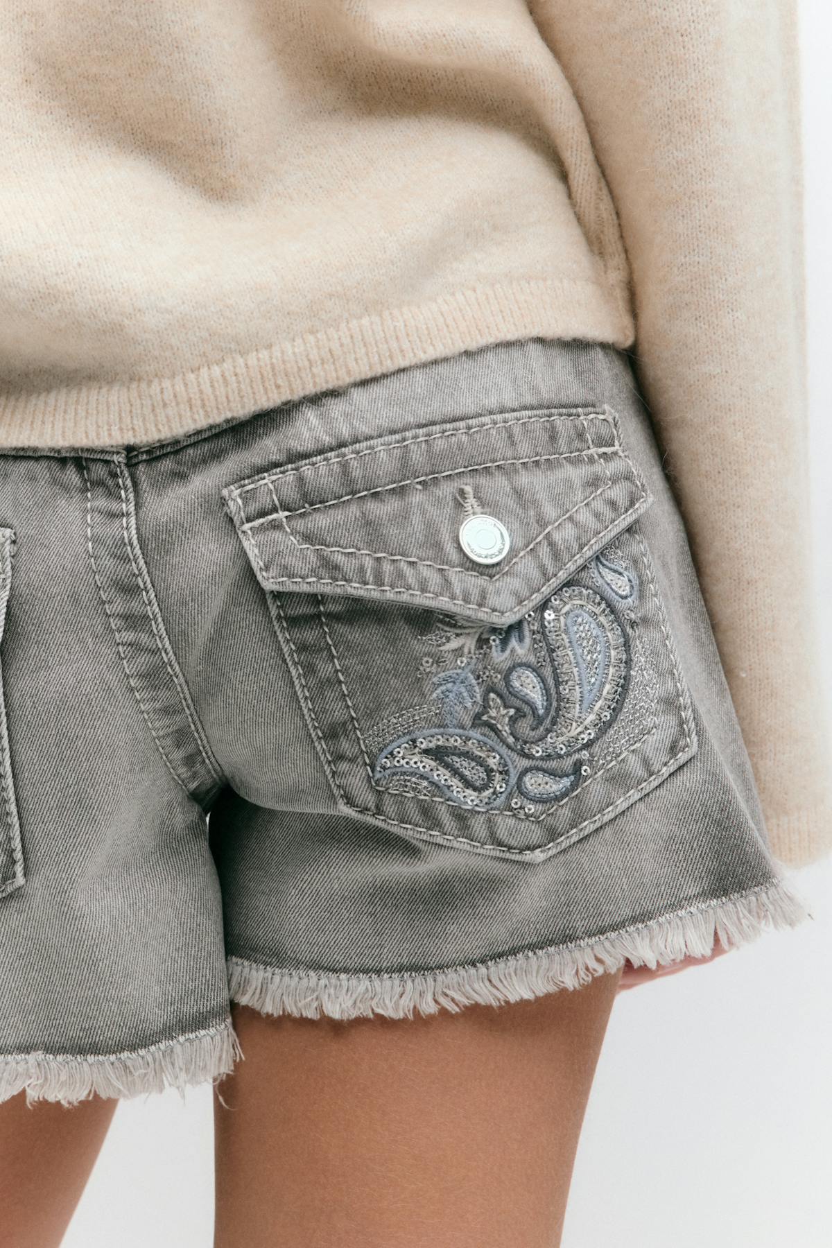 Y chunky embroidery shorts - Bleu clair
