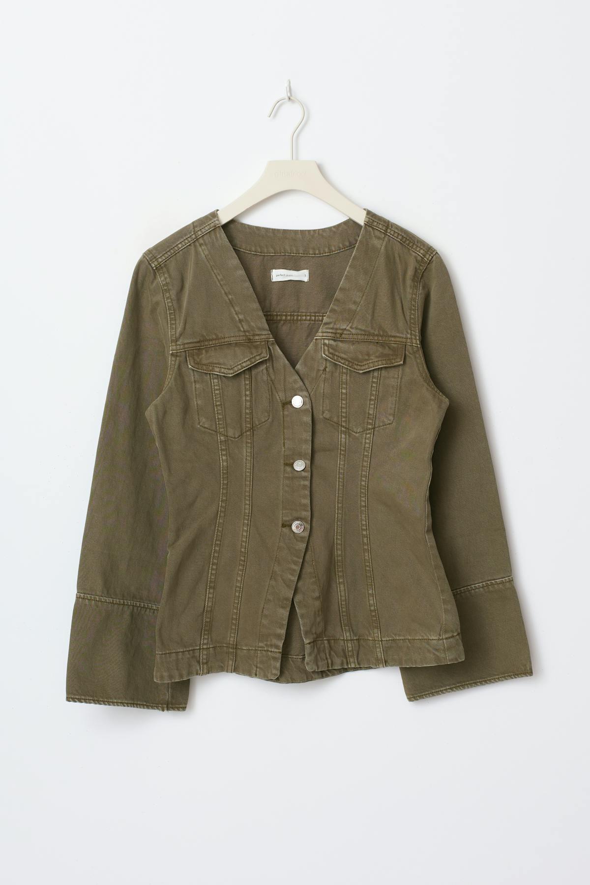 Shaped denim jacket. - Kaki