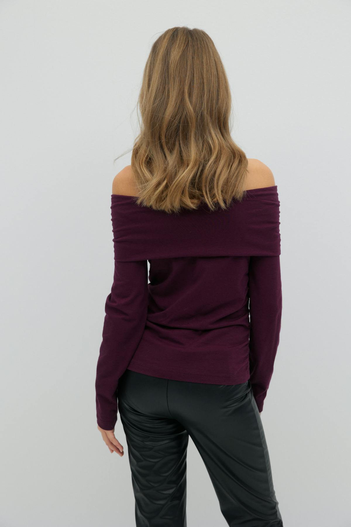 Y off shoulder top - Wine tasting