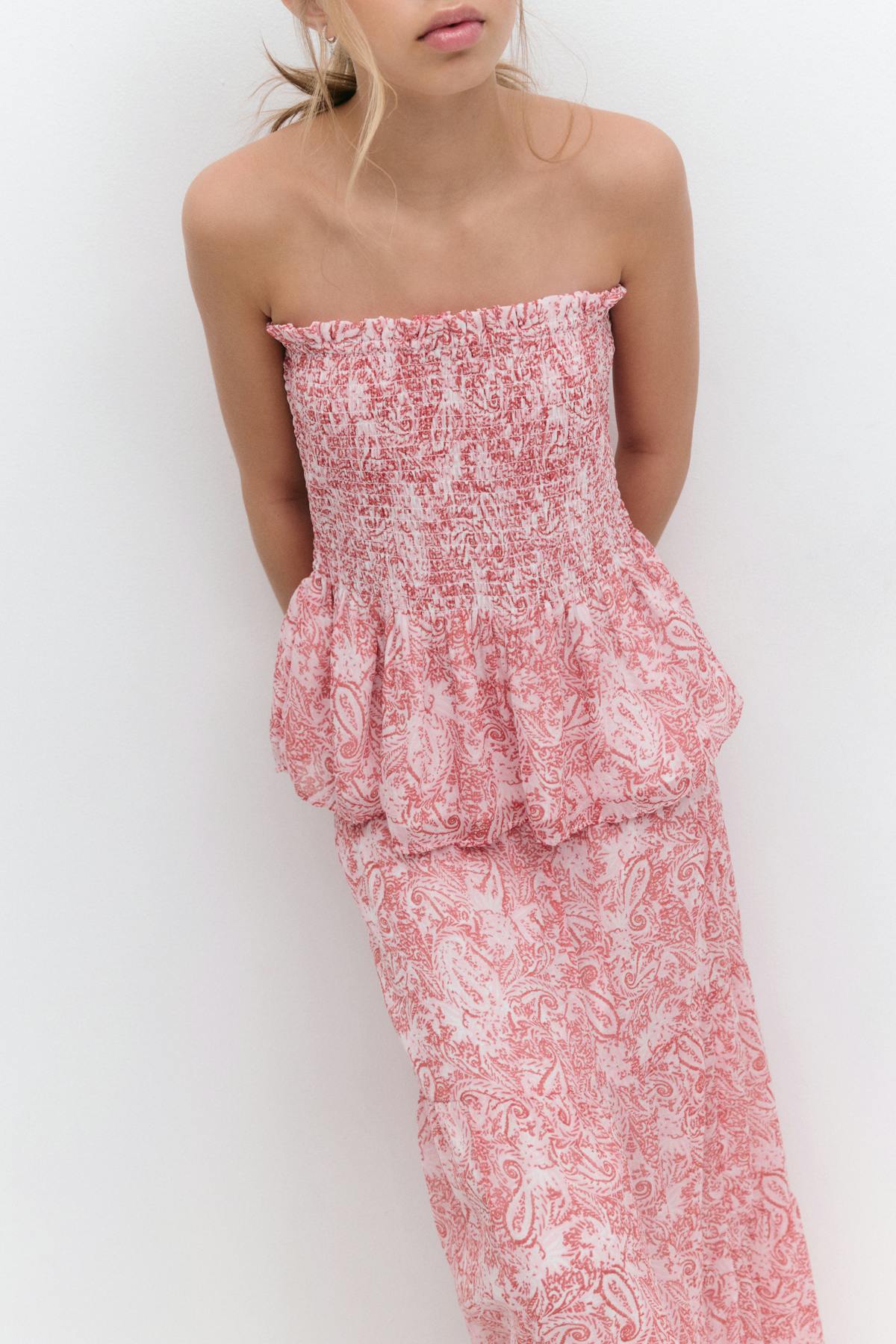 Y one layer multi top - Red paisley