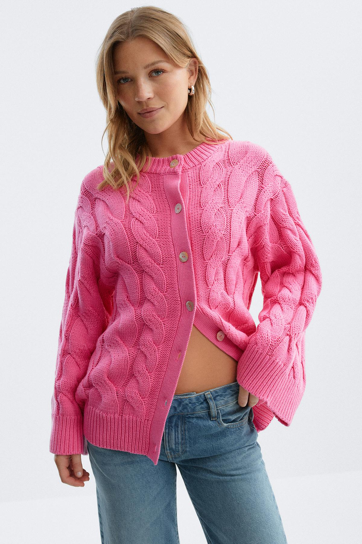 Chunky knitted cable cardigan - Almond milk
