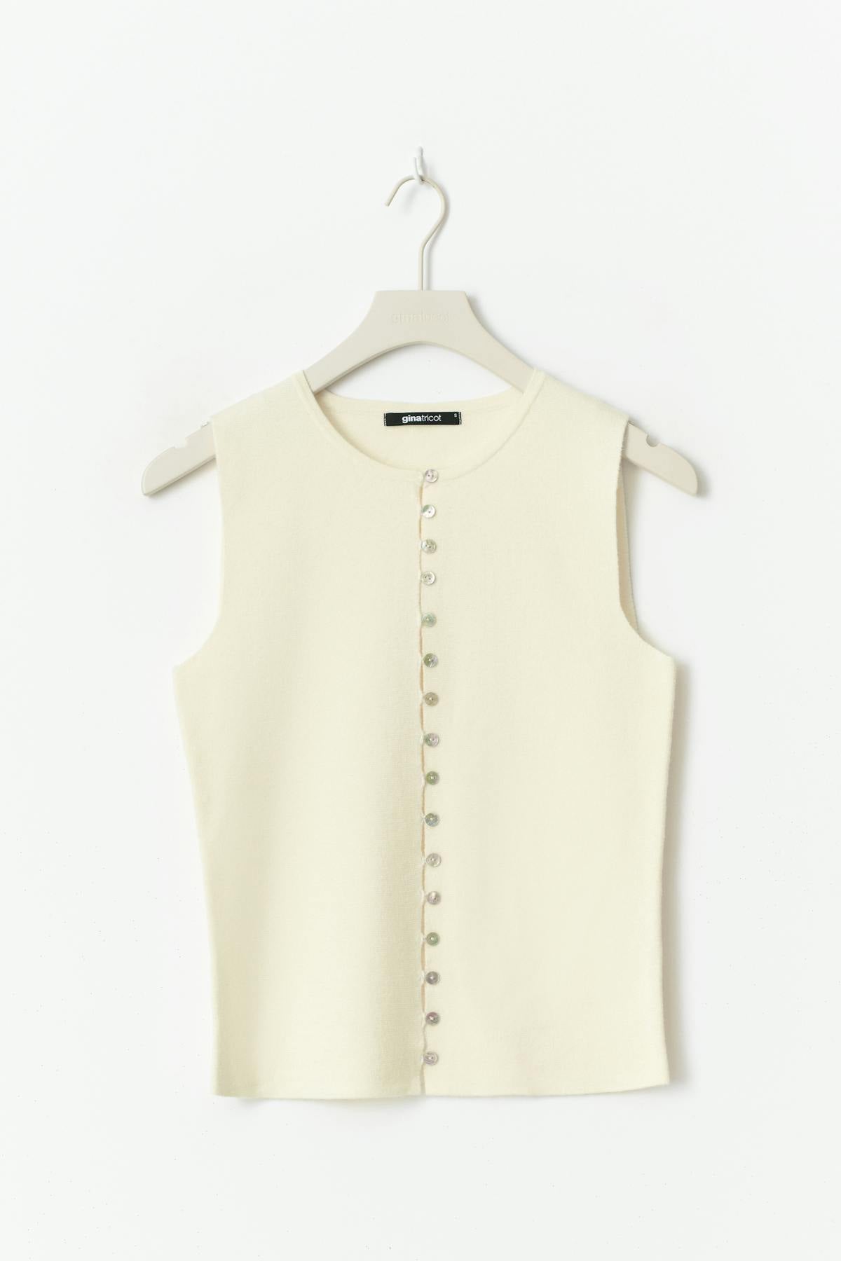 Knitted button down vest - Gardenia