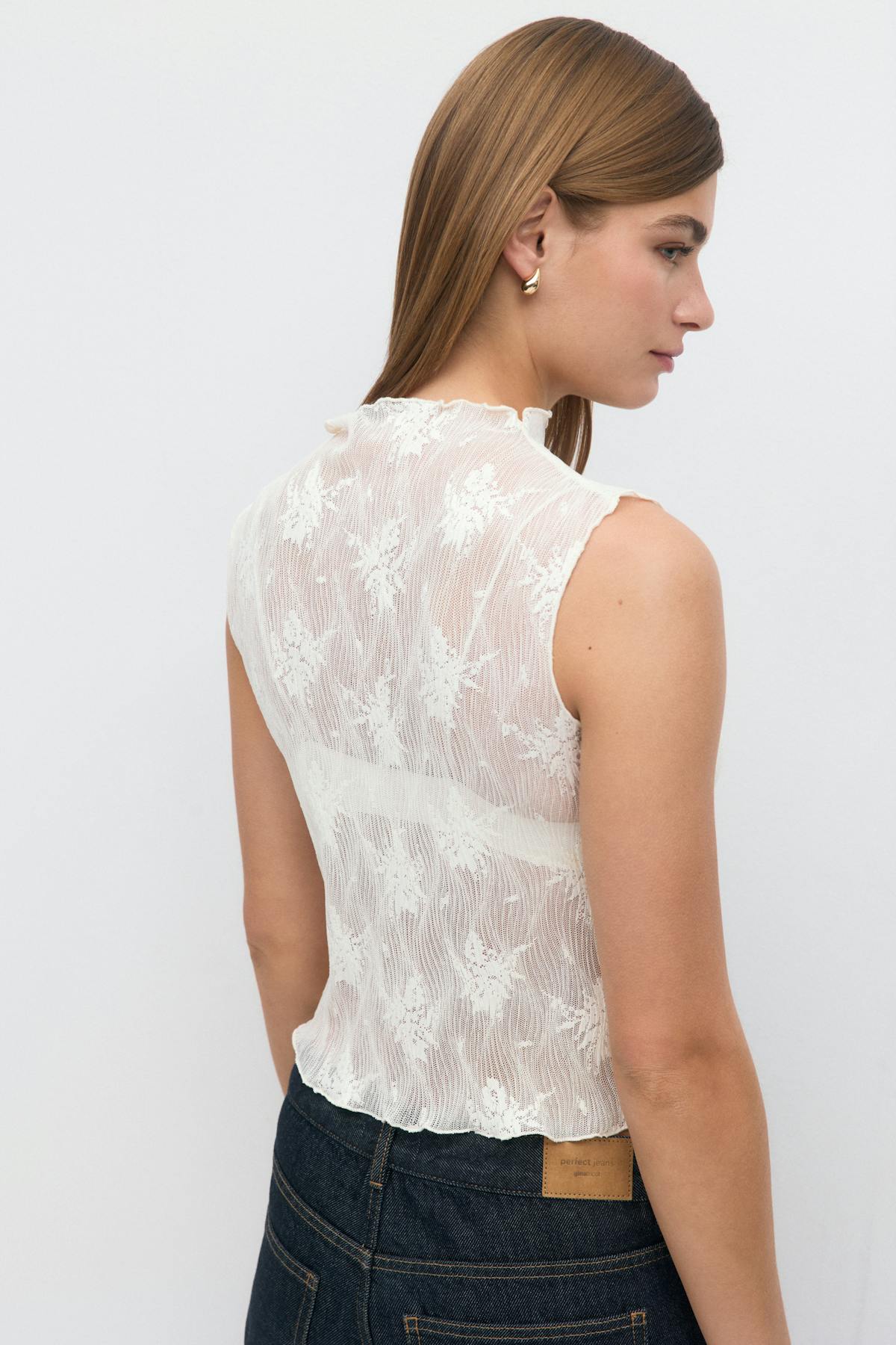 Funnel neck lace top - Creme