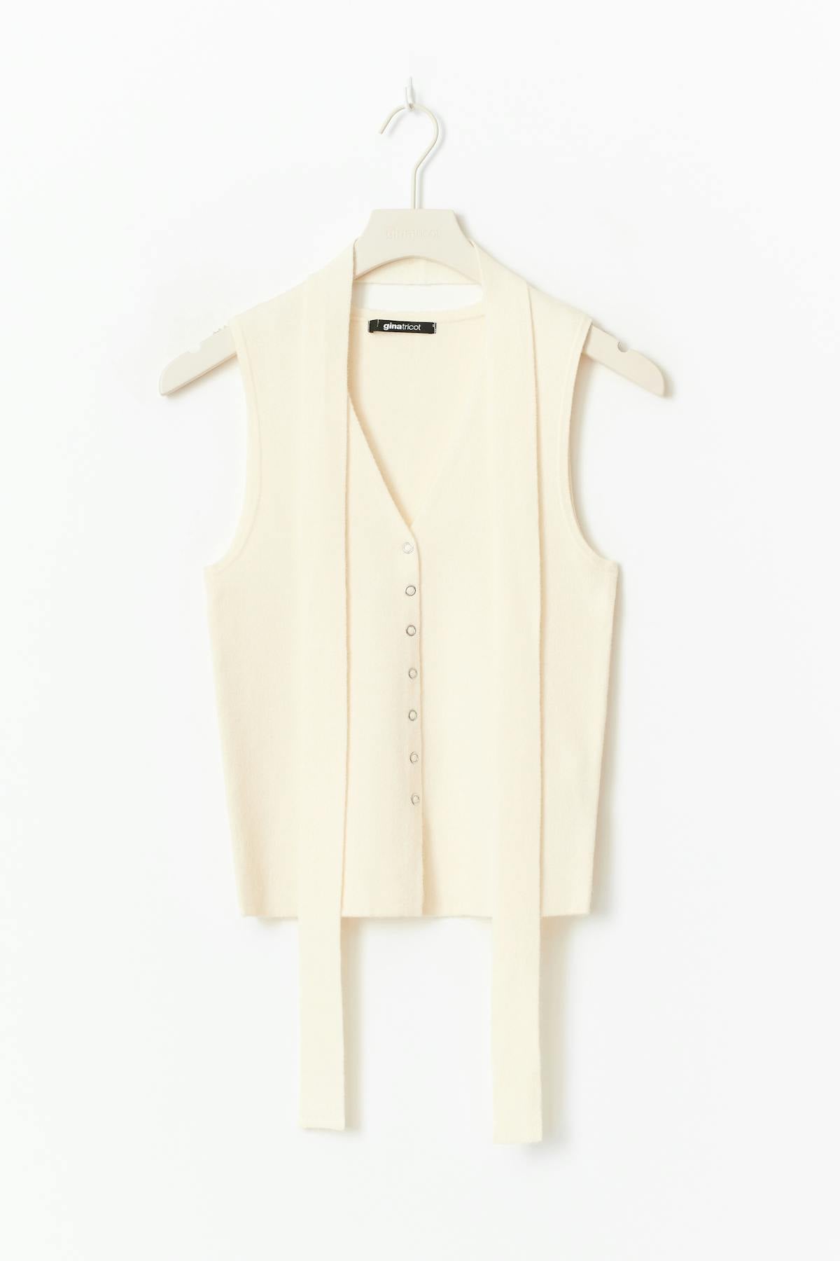 Knitted scarf vest - Gardenia