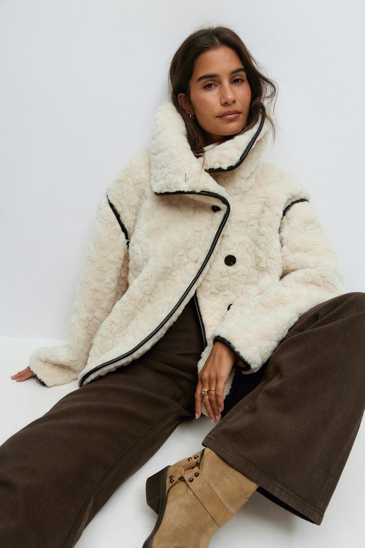 Faux fur bonded short jacket - Creme