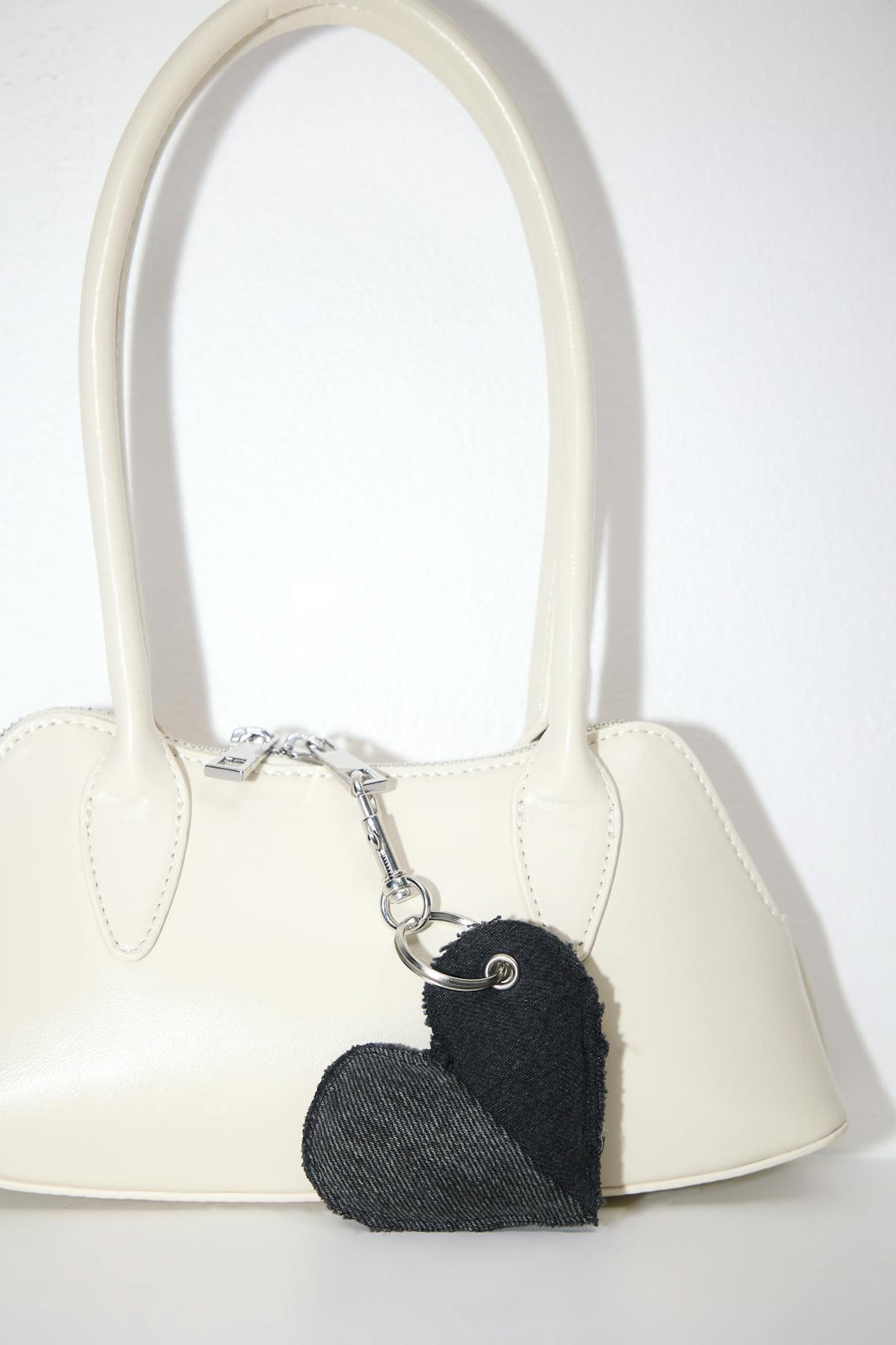 Remade bag charm - Offblack