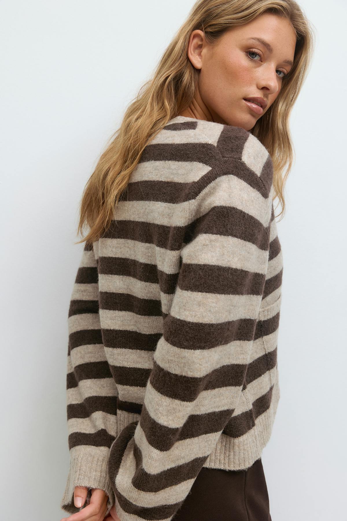 Knitted pocket cardigan - Beige/stripe