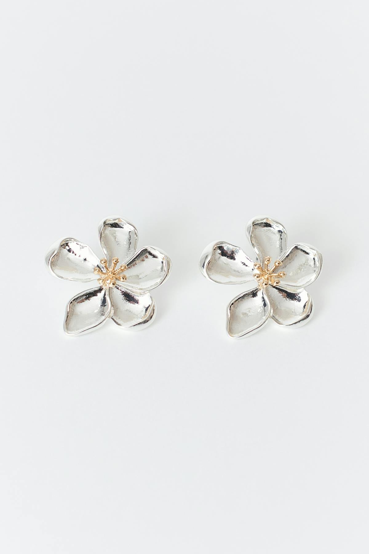 Flower earrings