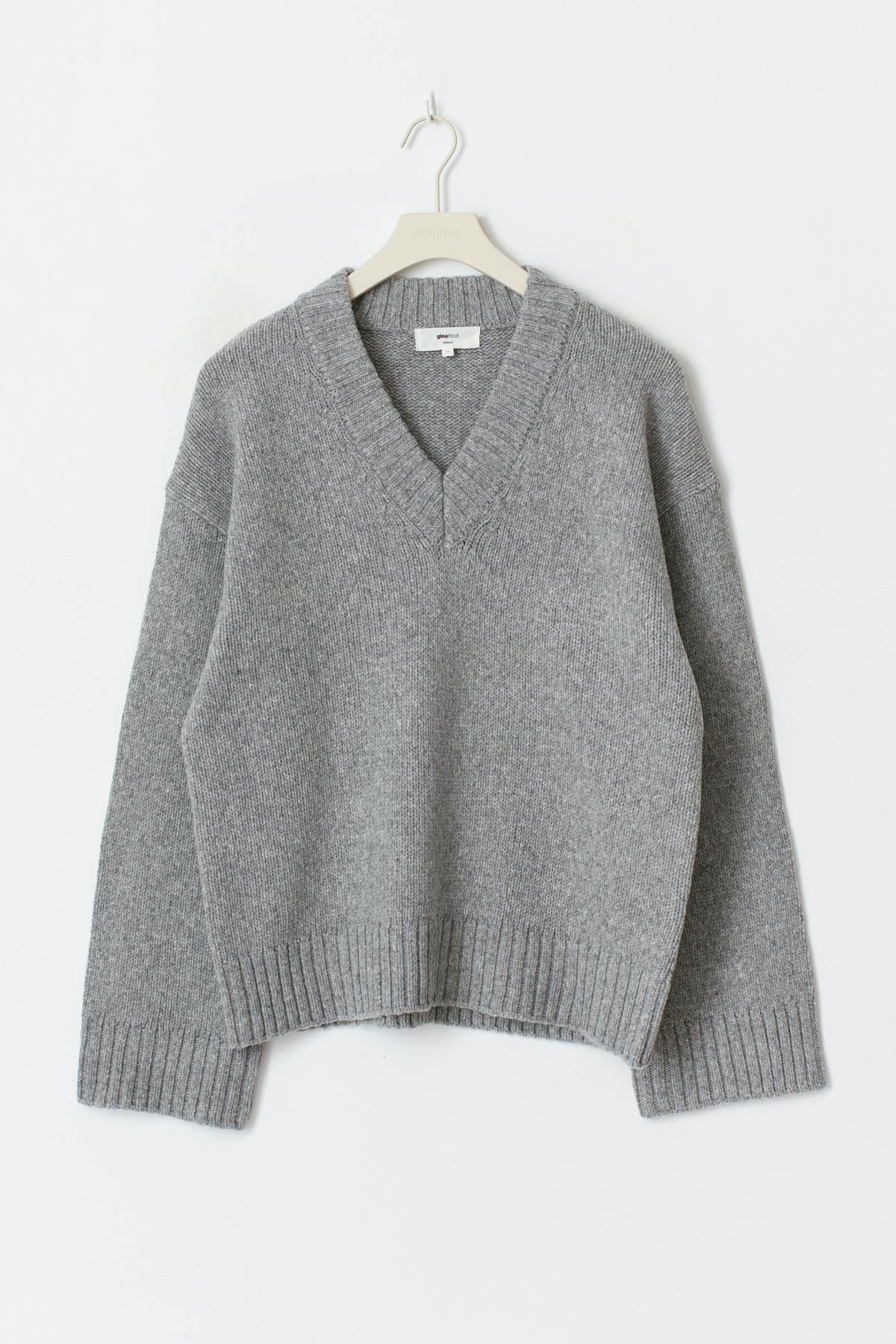 V-neck knitted wool sweater - Mid grey mel