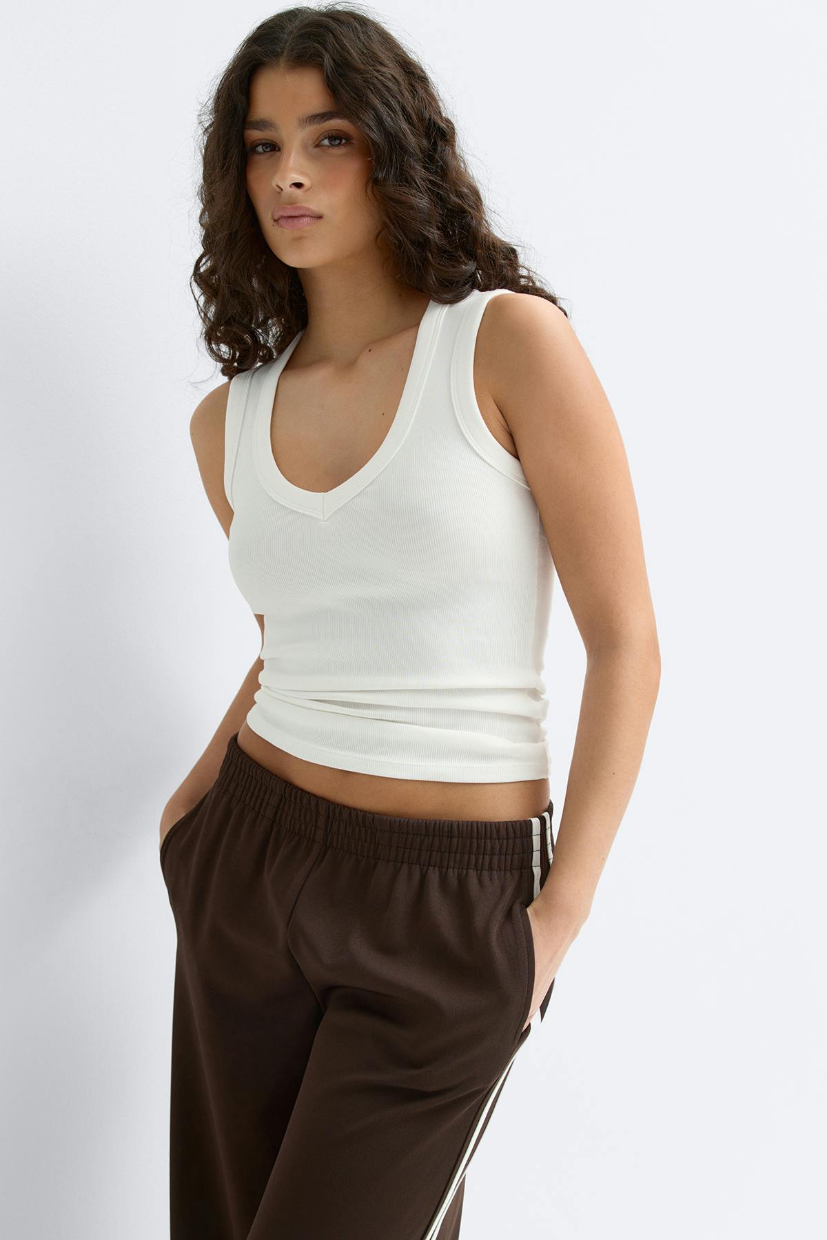 Tight v-neck rib tank - Blanc cassé