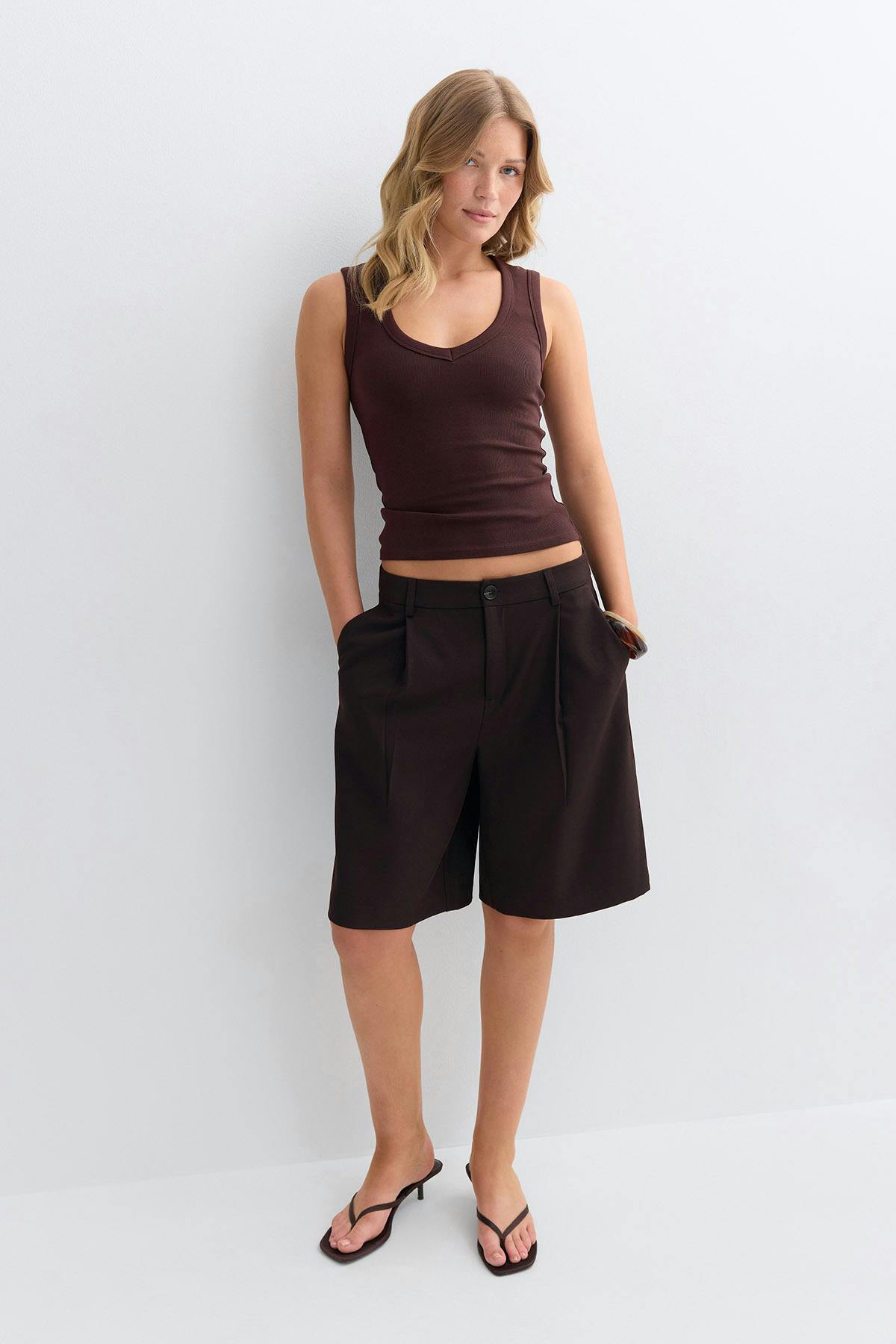Tight v-neck rib tank - Picante