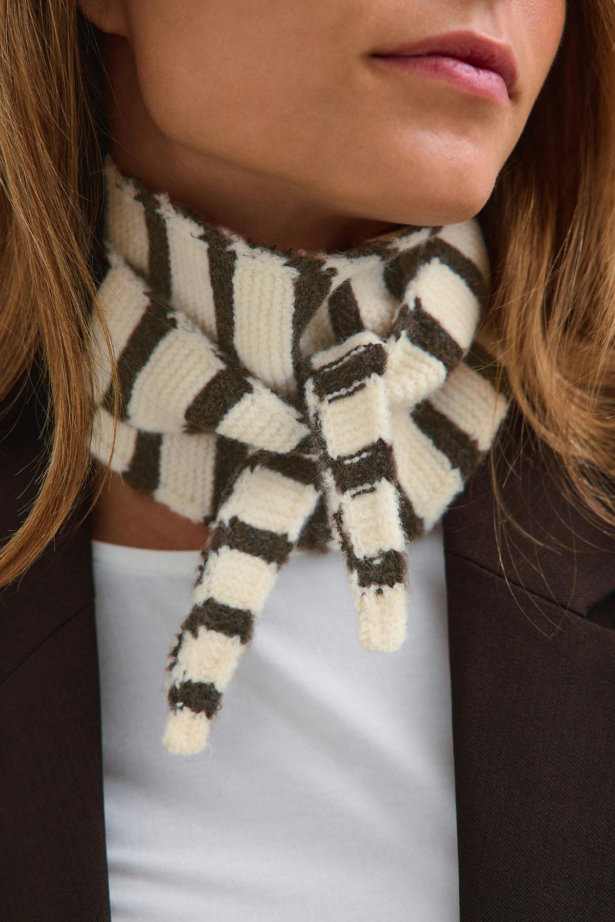 Mini scarf