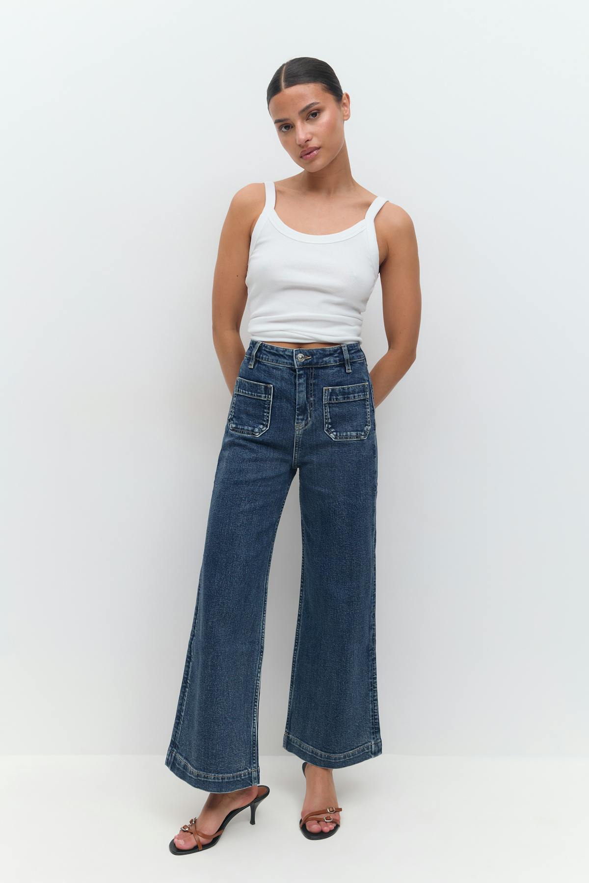 Cropped front pocket jeans - Mid blue