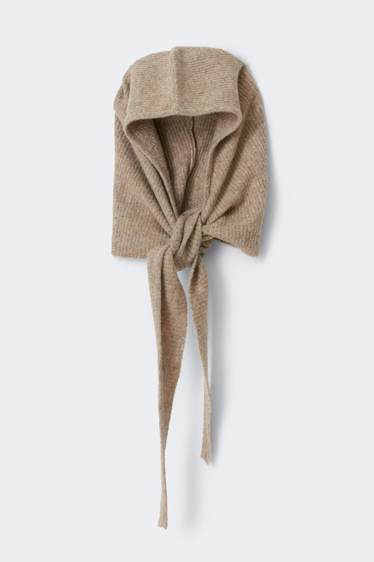 Knitted bonnet