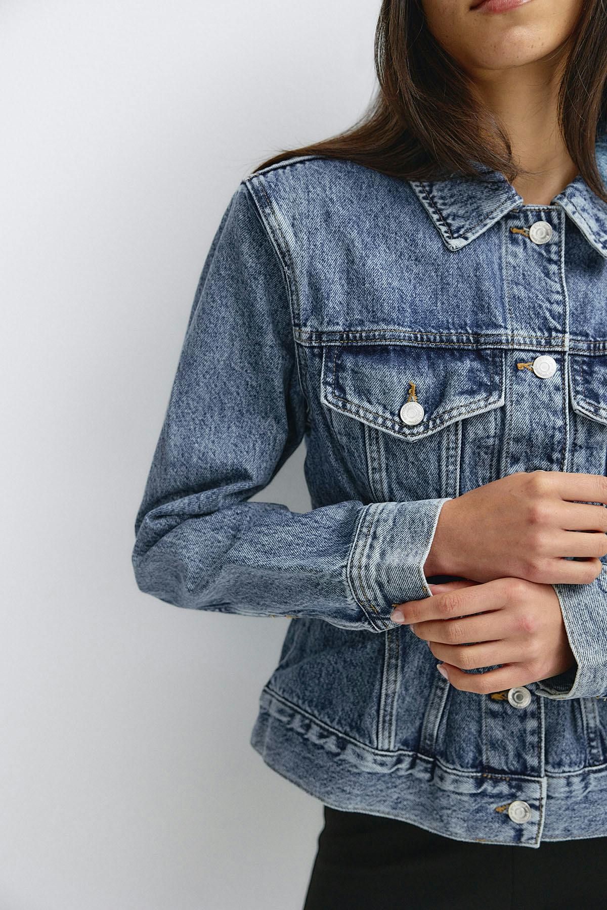 Shaped denim jacket - Mid blue