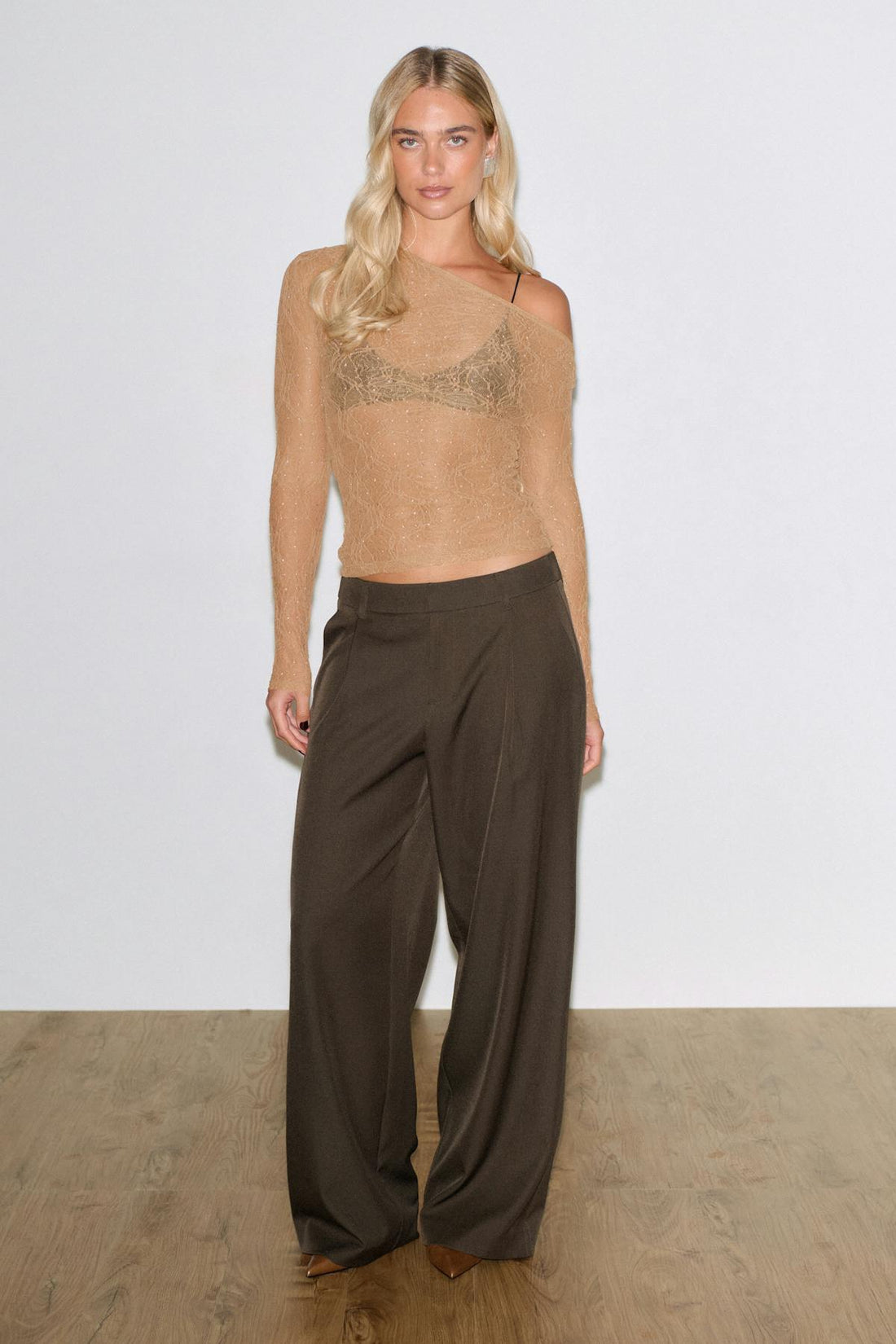Rhinestone lace top - Camel